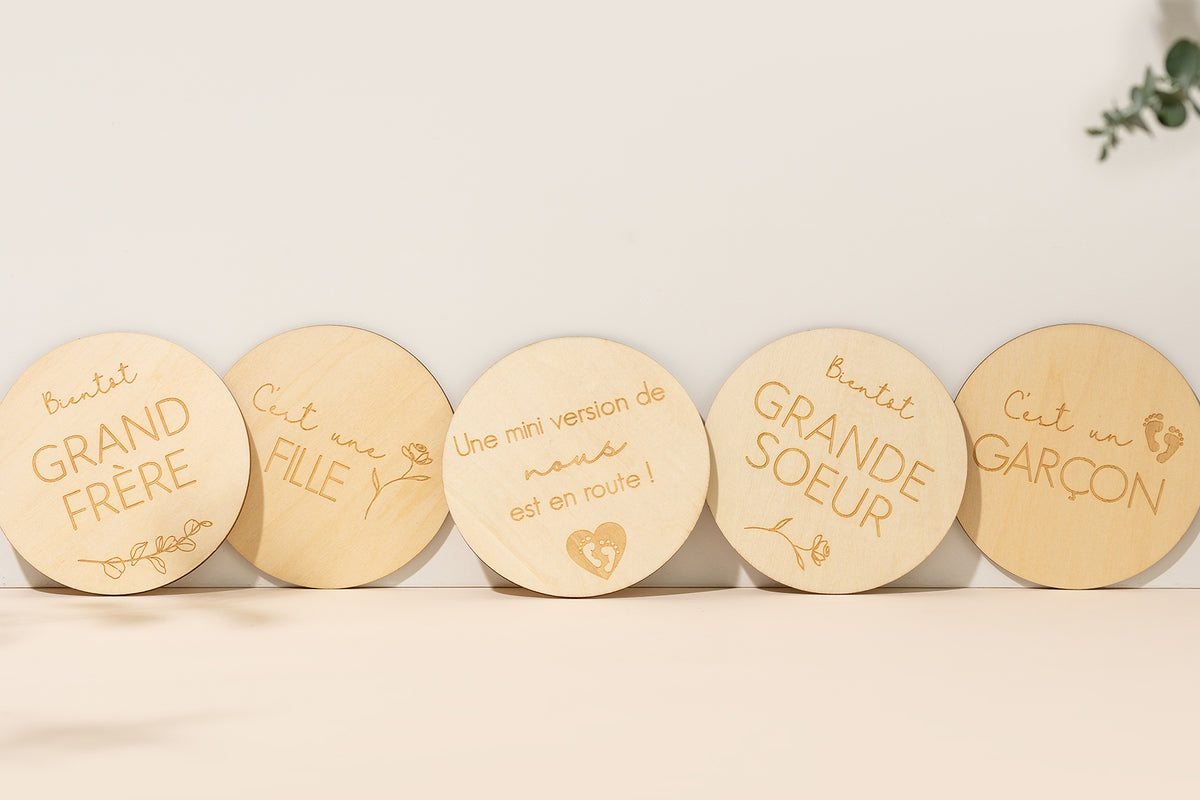 Individual Wooden Disc – “Mini version de nous” (Mini Version of Us)